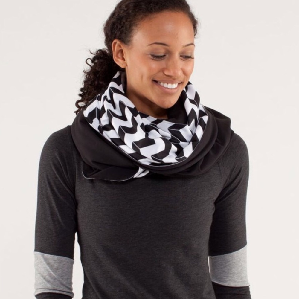 Lululemon vinyasa scarf - NWOT